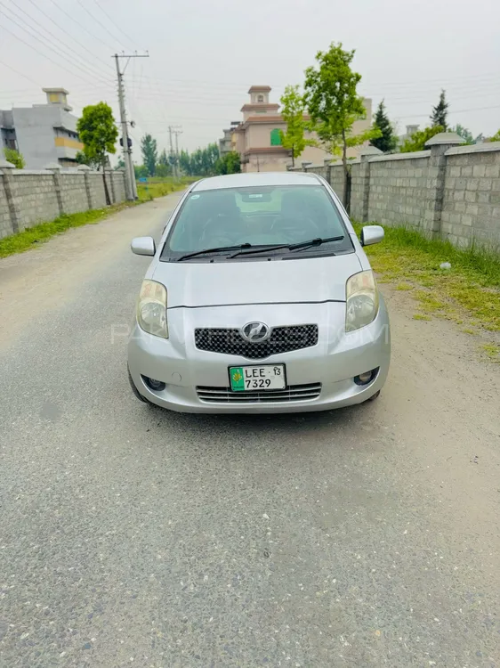 Toyota Vitz 2007 for Sale in Mardan Image-1