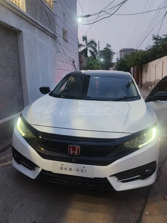 Honda Civic 2017 for Sale in Multan Image-1