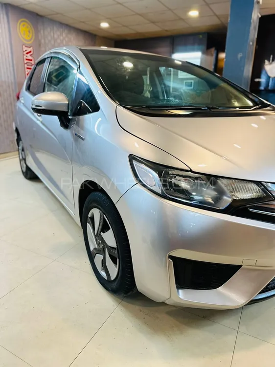 Honda Fit 2015 for Sale in Karachi Image-1