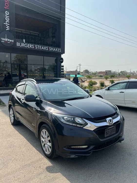 Honda Vezel 2014 for Sale in Rahim Yar Khan Image-1