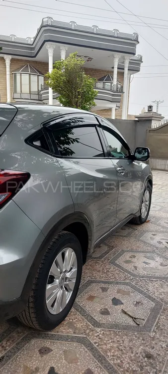 Honda Vezel 2015 for Sale in Islamabad Image-1