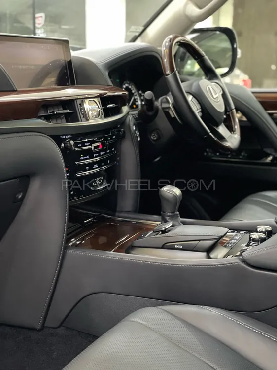 Lexus LX Series 2017 for Sale in Lahore Lexus LX Series 2017 for Sale in Lahore Image-4