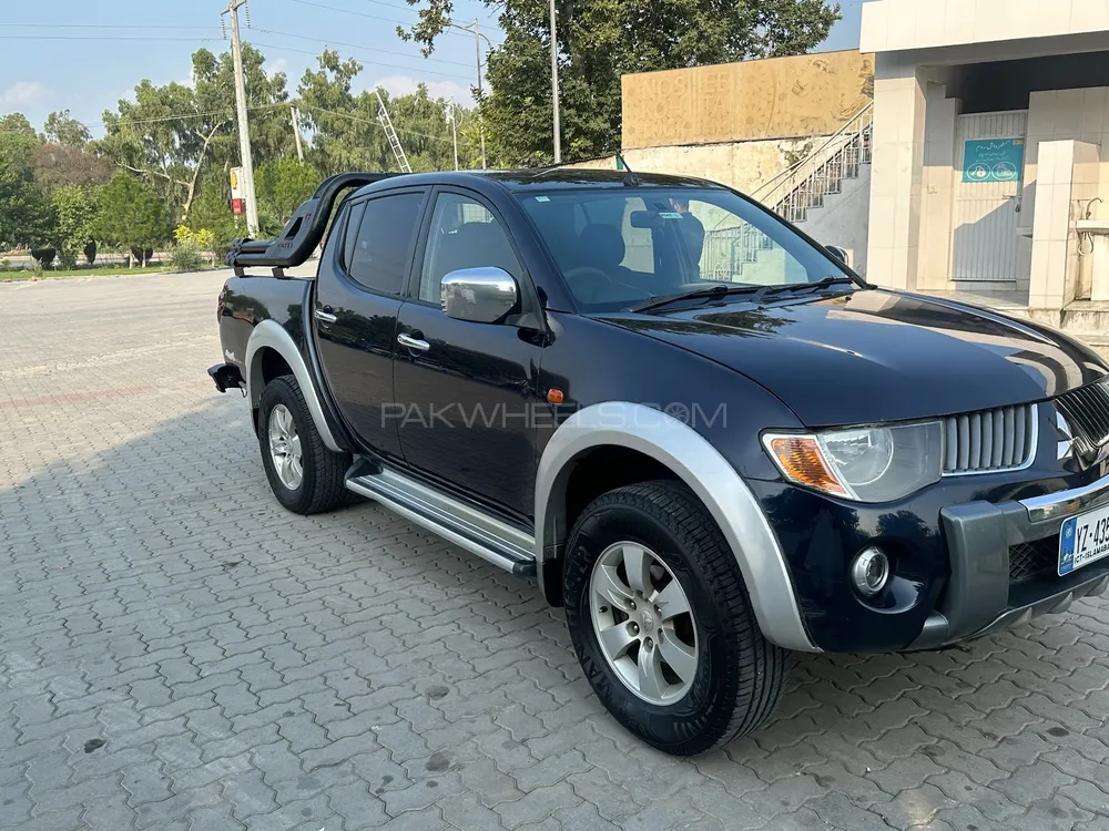 Mitsubishi L200 2009 for Sale in Islamabad Image-1