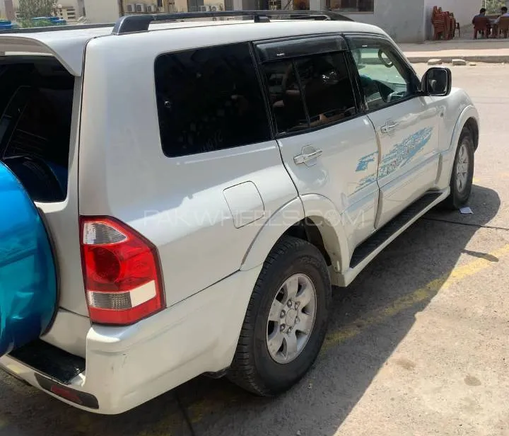 مٹسوبیشی پجیرو 2005 for Sale in لاہور Image-1