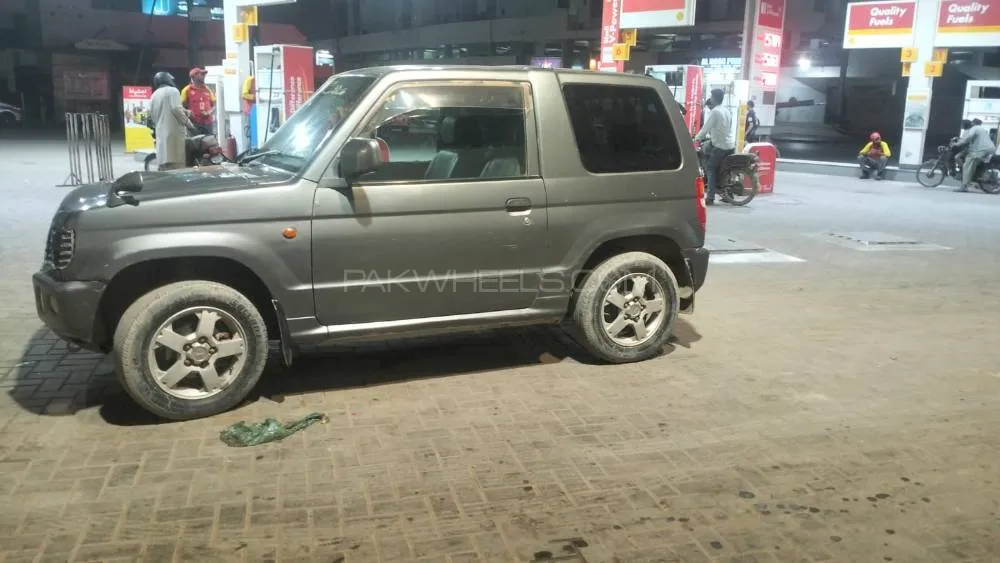 Mitsubishi Pajero Mini 2002 for Sale in Karachi Image-1