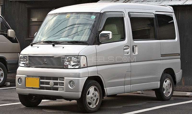 Mitsubishi Town Box 2011 for Sale in Lahore Image-1