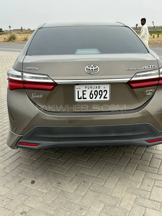 Toyota Corolla 2017 for Sale in Jhang Image-1