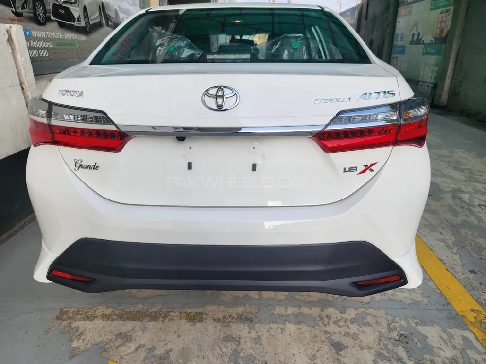 Toyota Corolla 2025 for Sale in Lahore Image-1