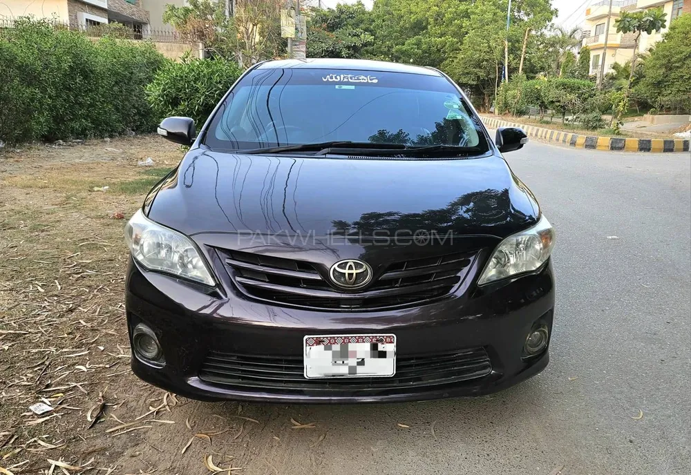 Toyota Corolla 2013 for Sale in Karachi Image-1