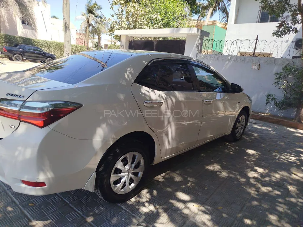 Toyota Corolla 2017 for Sale in Karachi Image-1