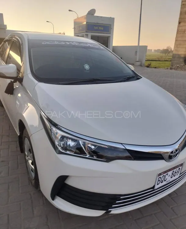 Toyota Corolla 2019 for Sale in Larkana Image-1