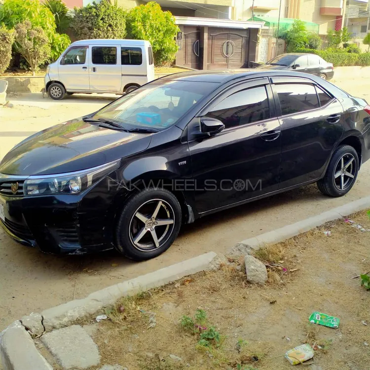 Toyota Corolla 2015 for Sale in Karachi Image-1