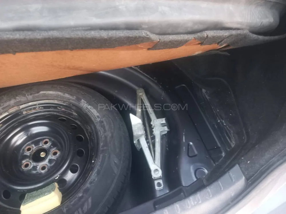 Toyota Corolla 2016 for Sale in Karachi Image-1