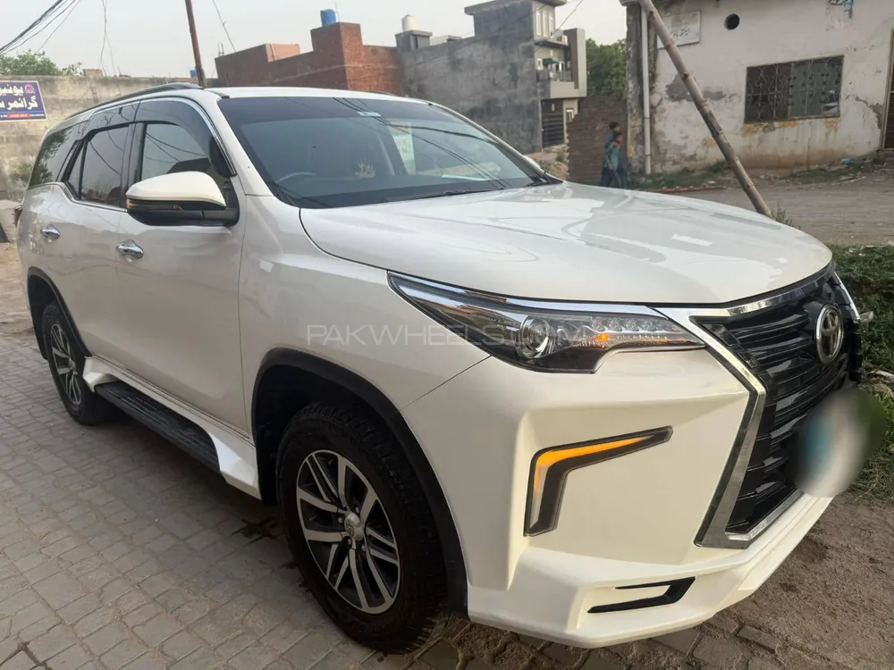 Toyota Fortuner 2019 for Sale in Lahore Image-1