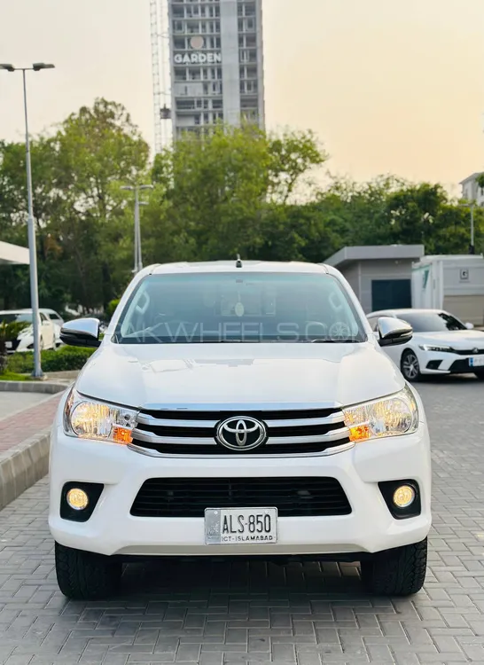 Toyota Hilux 2018 for Sale in Islamabad Image-1