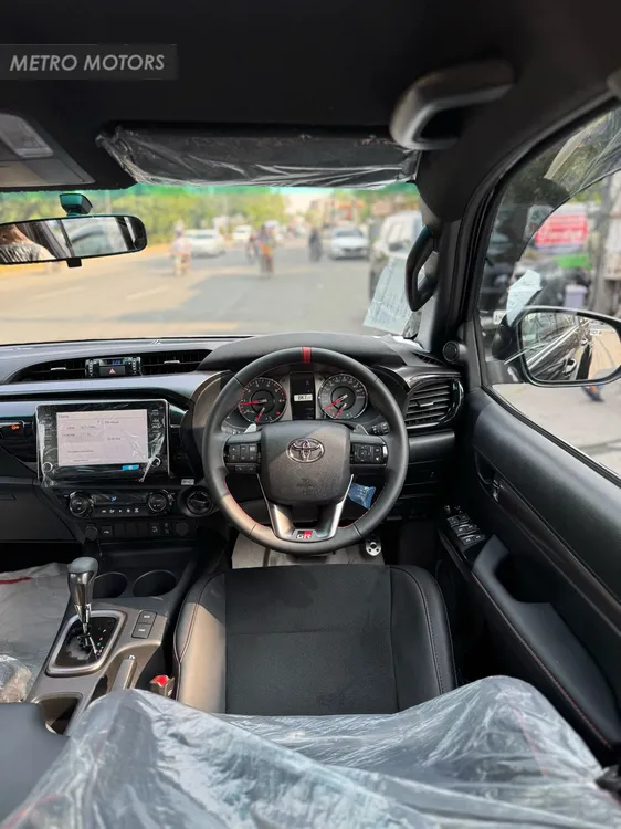 Toyota Hilux 2025 for Sale in Lahore Toyota Hilux 2025 for Sale in Lahore Image-8