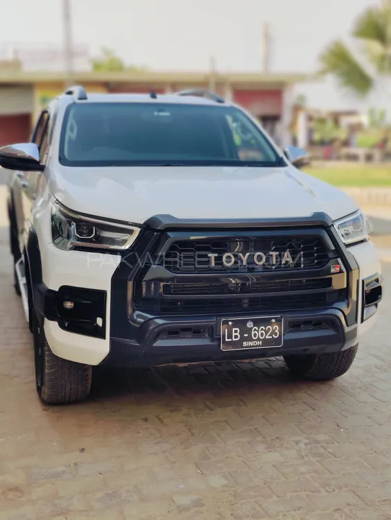 Toyota Hilux 2019 for Sale in Muzaffar Gargh Image-1