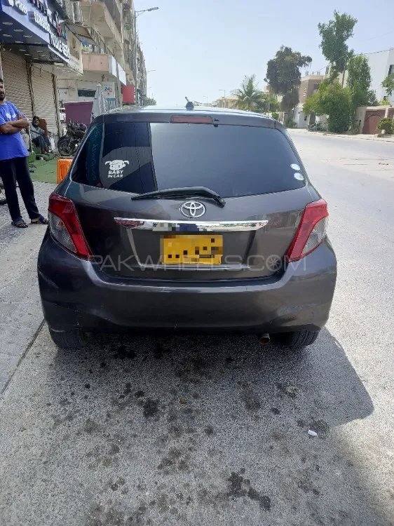 Toyota Vitz 2015 for Sale in Karachi Image-1