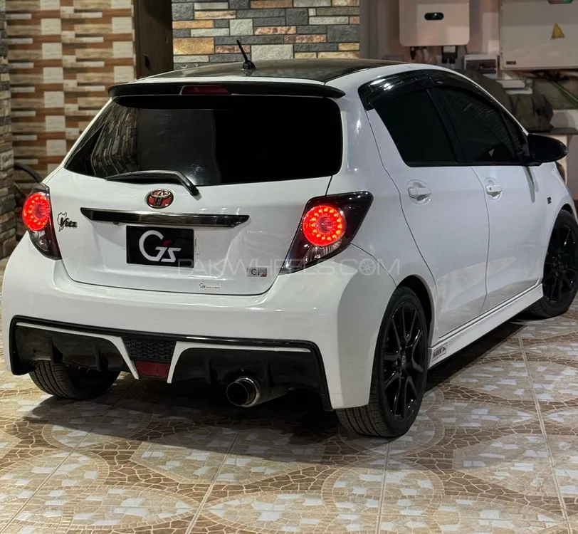 Toyota Vitz 2013 for Sale in Karachi Image-1