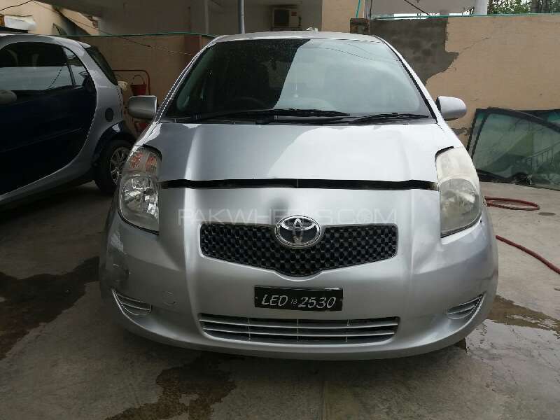 Toyota Yaris 2006 for Sale in Lahore Image-1