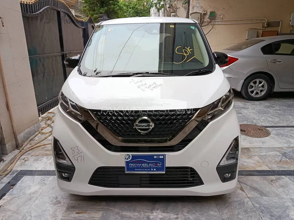 نسان ڈیز 2022 for Sale in لاہور Image-1