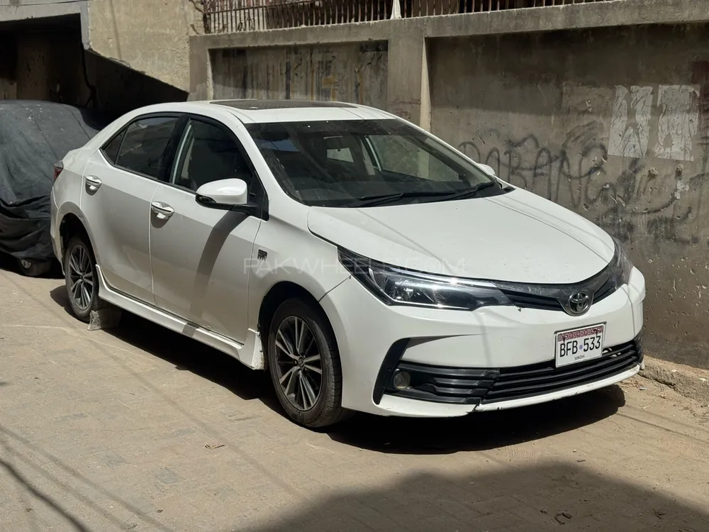 Toyota Corolla 2016 for Sale in Karachi Image-1