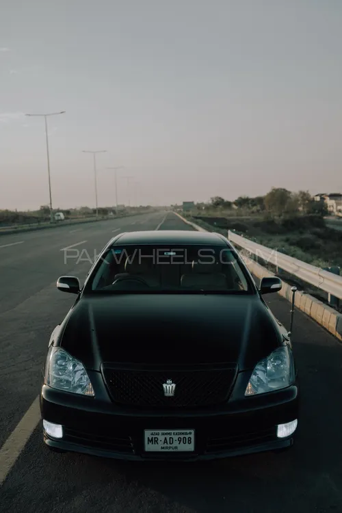 Toyota Crown 2004 for Sale in Islamabad Image-1
