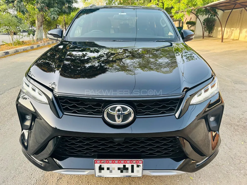 Toyota Fortuner 2023 for Sale in Karachi Image-1
