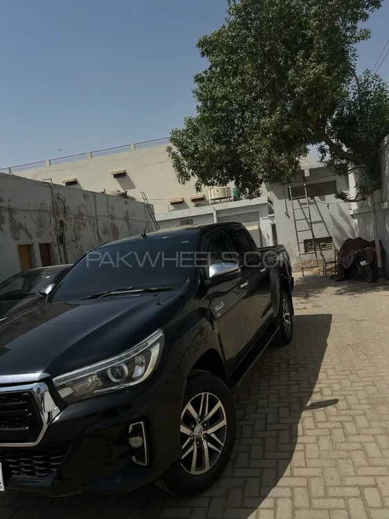 Toyota Hilux 2015 for Sale in Karachi Image-1