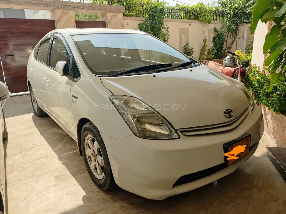 Toyota Prius 2010 for Sale in Karachi Image-1