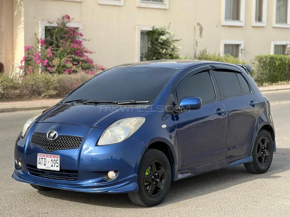 Toyota Vitz 2007 for Sale in Karachi Image-1