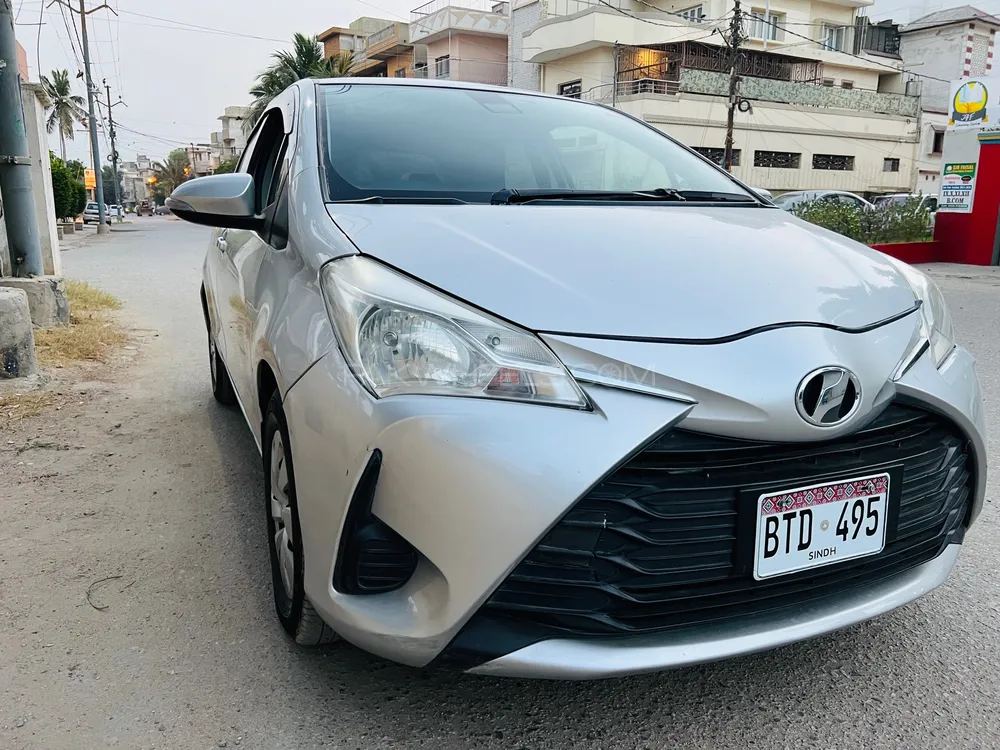 Toyota Vitz 2017 for Sale in Karachi Image-1