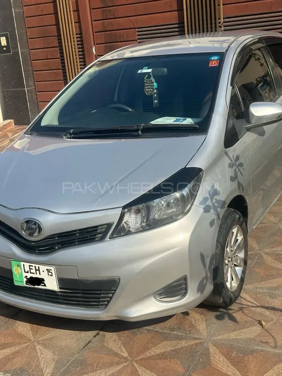 Toyota Vitz 2012 for Sale in Gujranwala Image-1