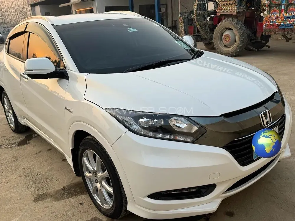 Honda Vezel 2017 for Sale in Charsadda Image-1