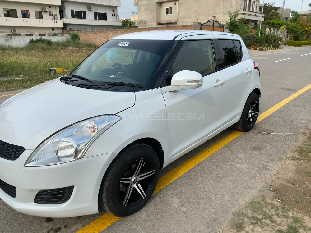 Suzuki Swift 2011 for Sale in Islamabad Image-1