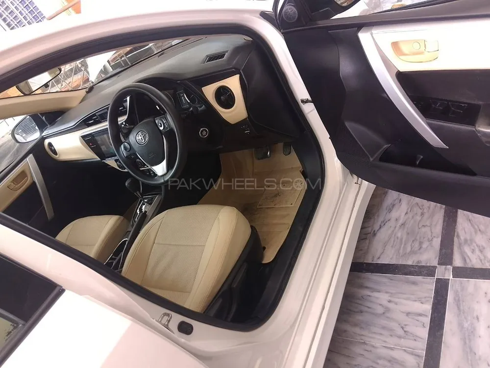 Toyota Corolla 2018 for Sale in Nowshera cantt Image-1
