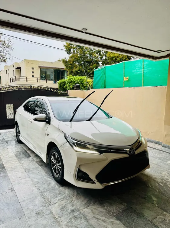 Toyota Corolla 2015 for Sale in Lahore Image-1