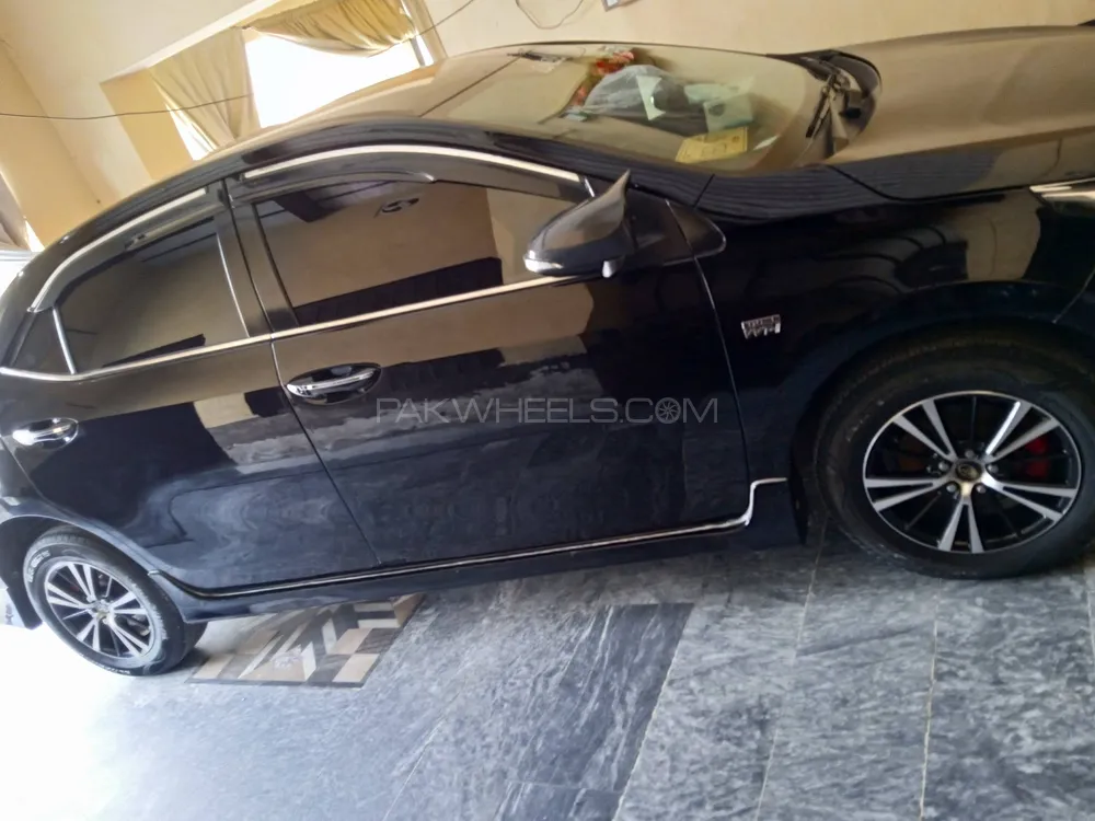 Toyota Corolla 2014 for Sale in Kot addu Image-1
