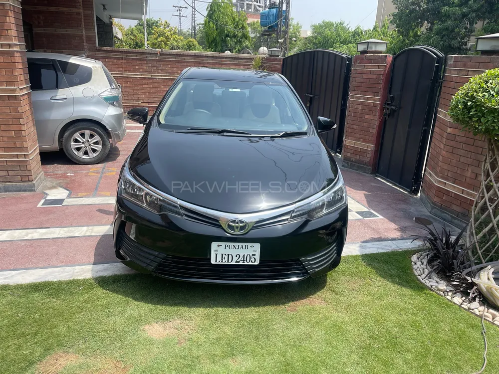 Toyota Corolla 2015 for Sale in Lahore Image-1