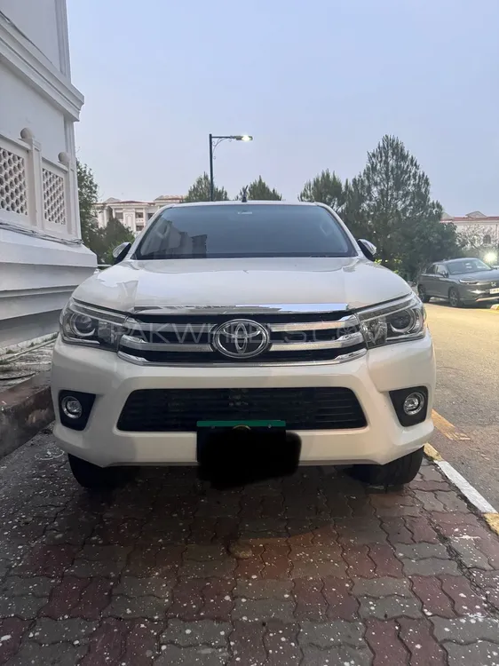 Toyota Hilux 2019 for Sale in Islamabad Image-1