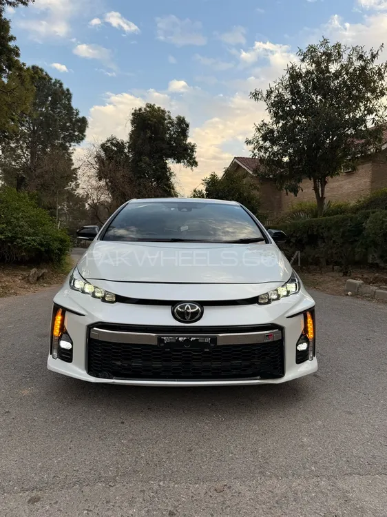Toyota Prius 2021 for Sale in Islamabad Image-1