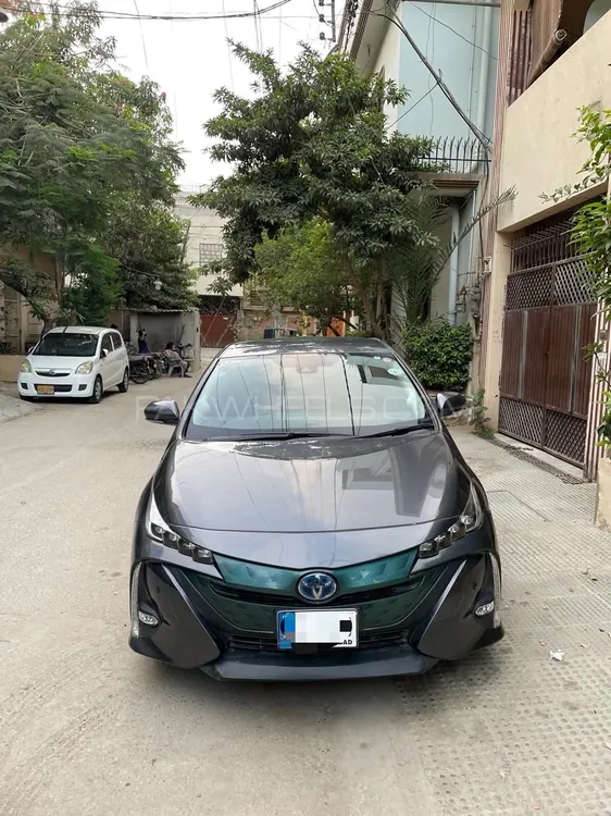 Toyota Prius 2017 for Sale in Karachi Image-1