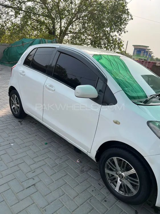 Toyota Vitz 2007 for Sale in Multan Image-1