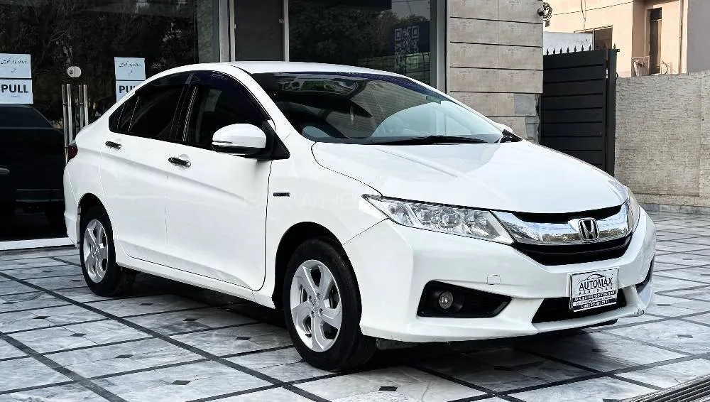 Honda Grace Hybrid 2014 for Sale in Lahore Image-1