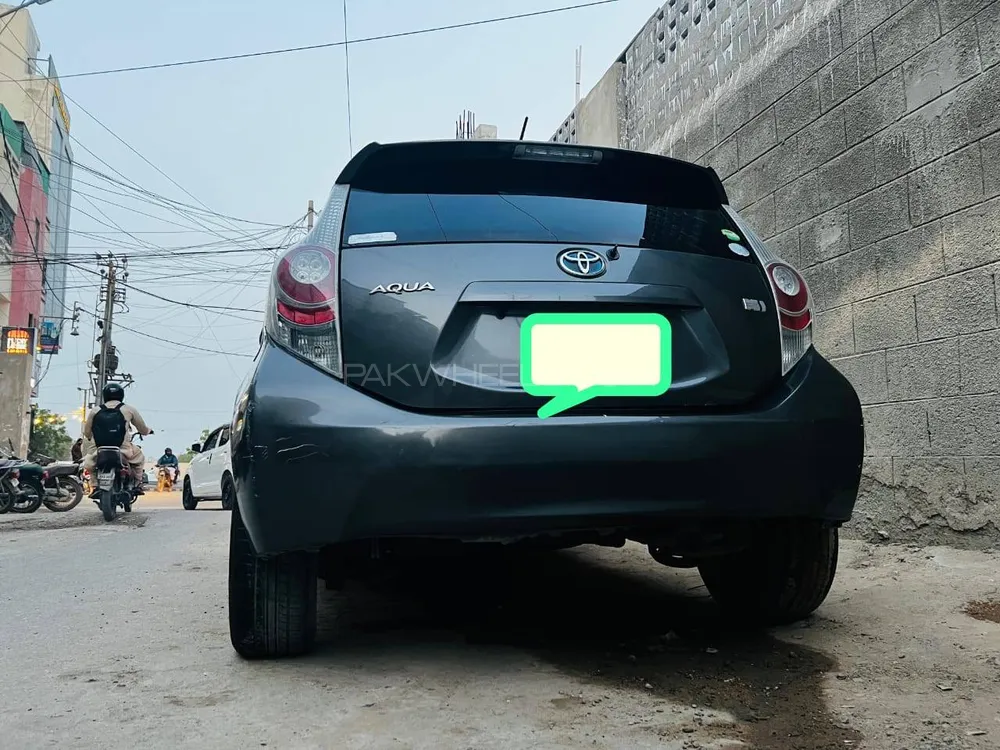 Toyota Aqua 2012 for Sale in Karachi Image-1