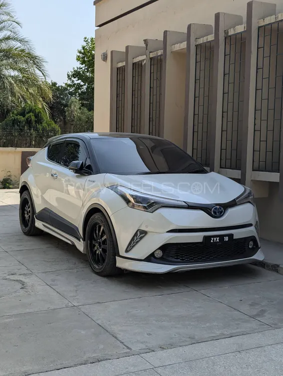 ٹویوٹا سی-ایچ آر 2018 for Sale in پشاور Image-1