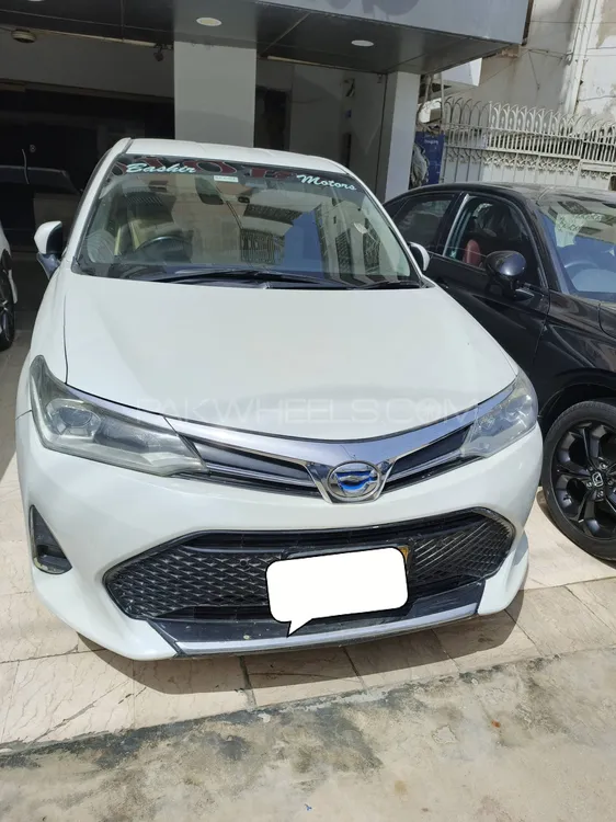Toyota Corolla Axio 2017 for Sale in Karachi Image-1