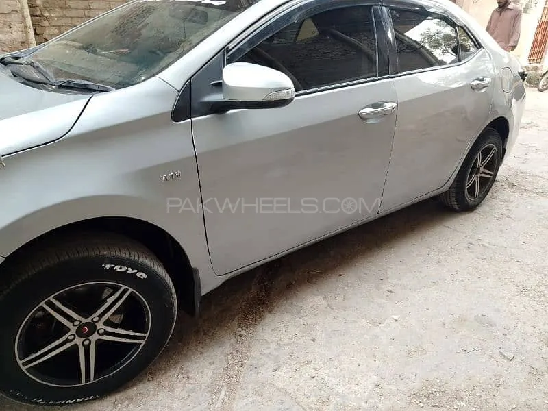 Toyota Corolla 2016 for Sale in Karachi Image-1