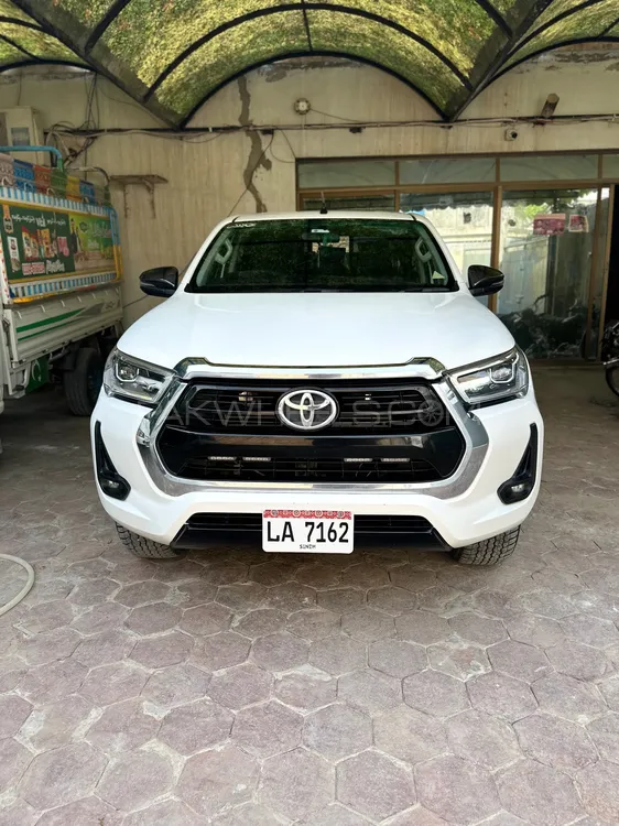 Toyota Hilux 2021 for Sale in Chowk azam Image-1