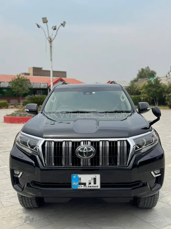 Toyota Prado 2017 for Sale in Mardan Image-1
